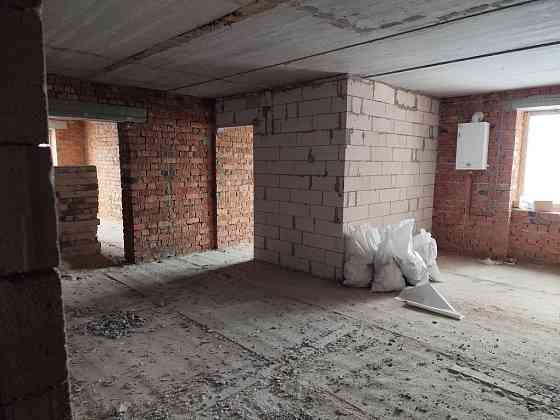 Трикімнатна студія за 600$/м² в обжитій новобудові Kam`ianets-Podilskyi