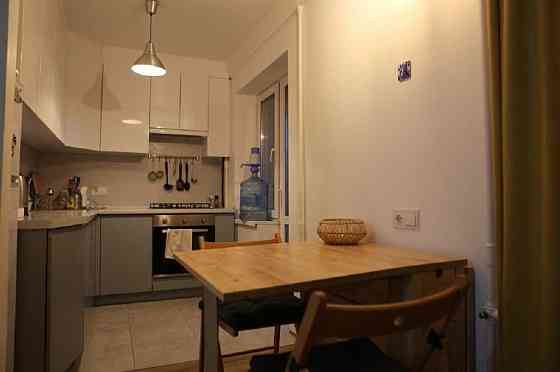 Оренда 3х к  м. Лівобережна 5 хв. Б. Мартуса 4б Kyiv