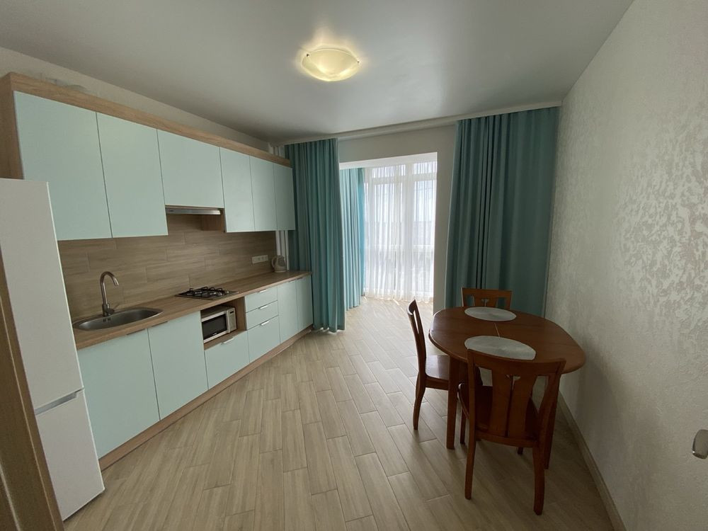 Вишенька ЖК «Тріумф», в дворі зарядка для ектромобіля. Vinnytsia - photo 5