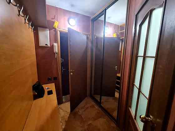 Оренда 1 кім біля метро є газ є опалення вул Білоруська 17 Kyiv