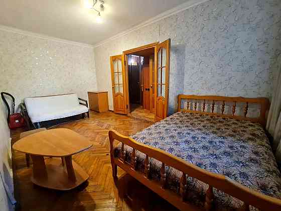 Оренда 1 кім біля метро є газ є опалення вул Білоруська 17 Kyiv