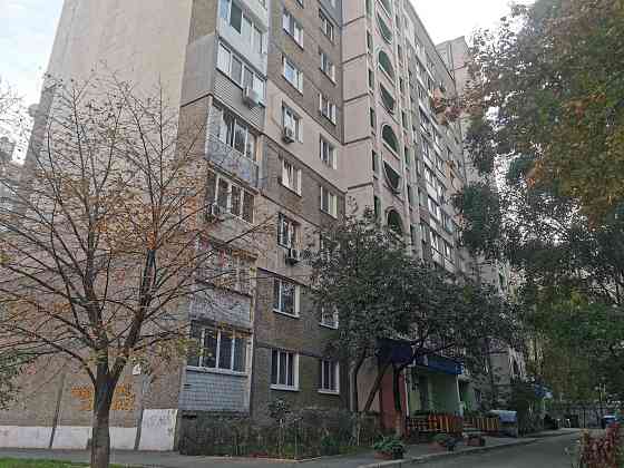 3-кімн. квартира, Татарка, вул. Печенізька, 4. Метро Лукʼянівська. Kyiv