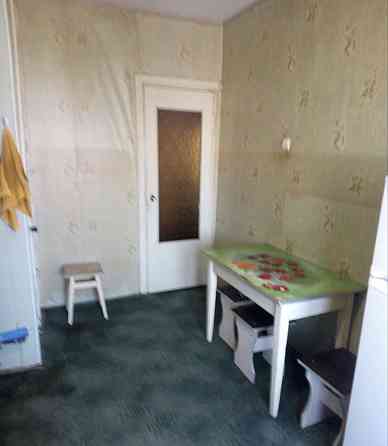 Левада . Здається 2-х кімнатна квартира. Без останнього місяця Полтава