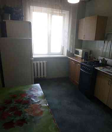 Левада . Здається 2-х кімнатна квартира. Без останнього місяця Полтава