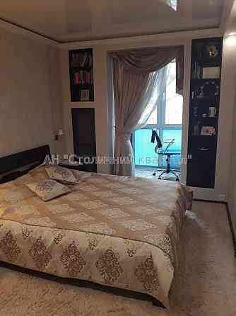 Пріорка Трикімнатна Макіївська 7 Kyiv