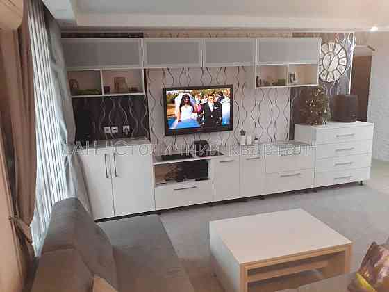 Пріорка Трикімнатна Макіївська 7 Kyiv