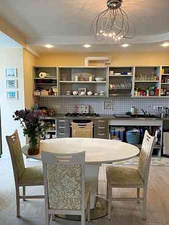 Простора 5-к квартира 145 м² вул.  Драгоманова 17 Kyiv