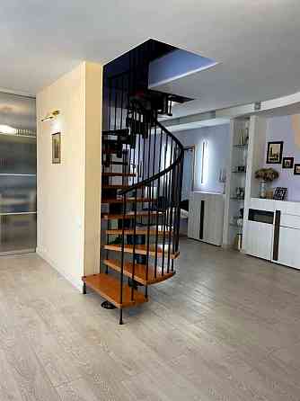 Простора 5-к квартира 145 м² вул.  Драгоманова 17 Kyiv