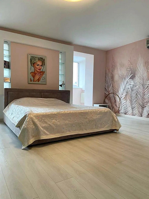 Простора 5-к квартира 145 м² вул.  Драгоманова 17 Kyiv - photo 1