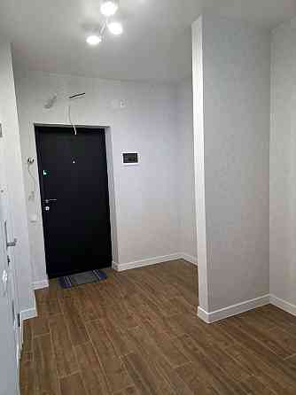 Квартира зновим ремонтом та меблями в центрі Бучі! Bucha