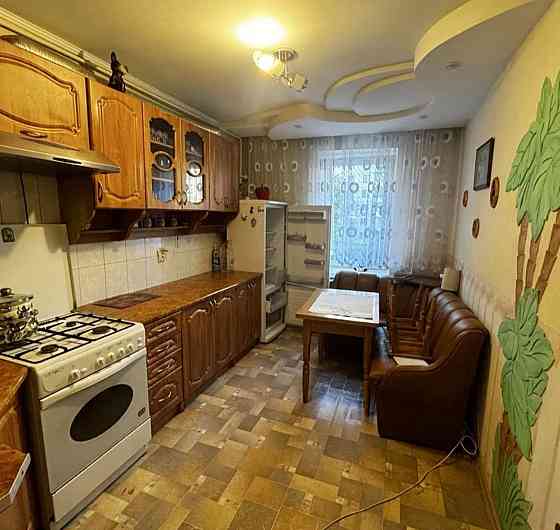 Здається в оренду трьохкімнатна квартира  ринок хмільники. Житомир