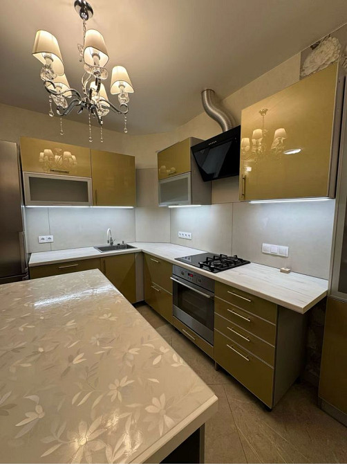 Аренда евро 2х ком кв в жк Центральный, ул Университетская Іrpin - photo 2