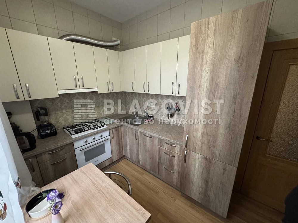 2к Поділ Центр , вул Верхній Вал, 50а Киев - изображение 1