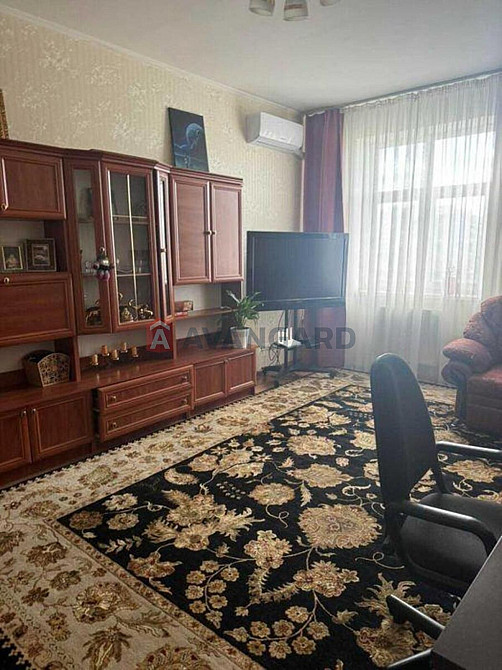 Простора 3-кімнатна квартира з ремонтом і автономним опаленням Петропавловская Борщаговка - изображение 1