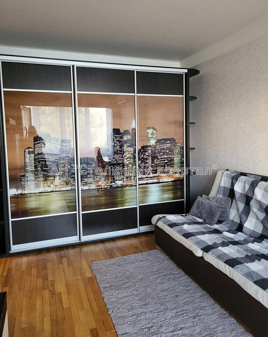 Печерськ Євгена Коновальця 37 Киев - изображение 2