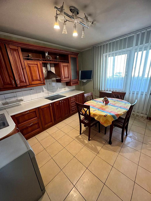 Простора 2-к квартира 60 м² Харківське 56 Kyiv - photo 4