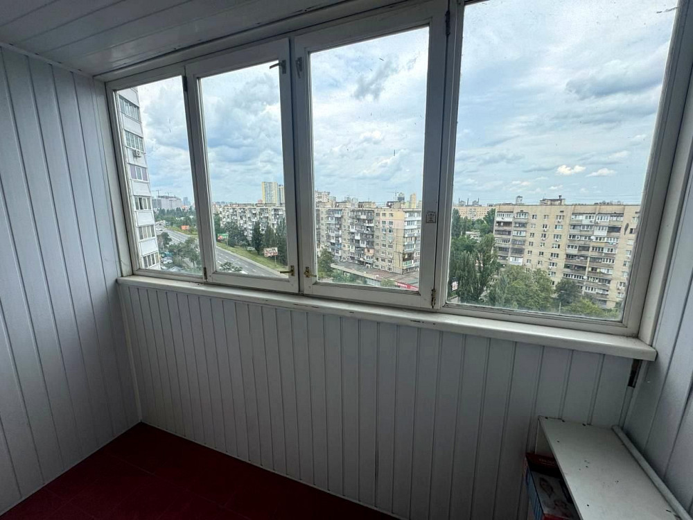 Простора 2-к квартира 60 м² Харківське 56 Kyiv - photo 5