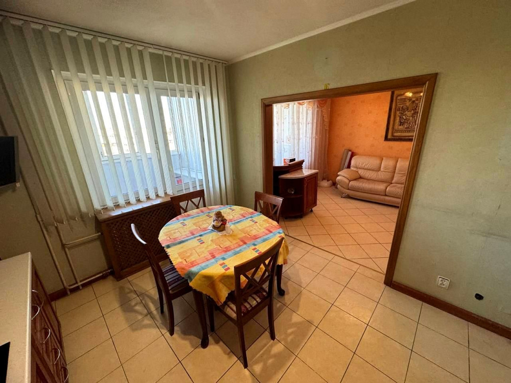 Простора 2-к квартира 60 м² Харківське 56 Kyiv - photo 7