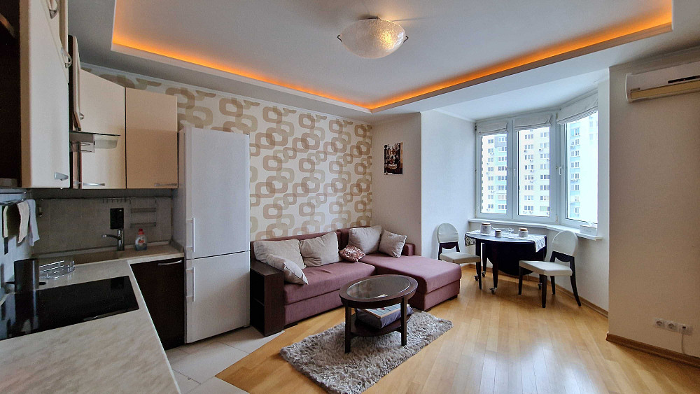 Затишна 2-кімнатна квартира 80 м² вул. Урлівська 21-А Kyiv - photo 1