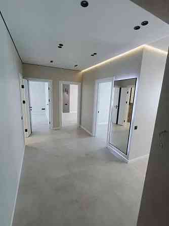 Трикімнатна з ремонтом та балконом в сучасному жк по вул. Коновальця! Іvano-Frankivsk