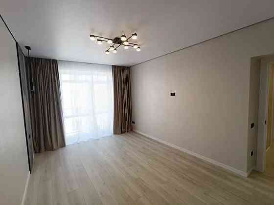 Трикімнатна з ремонтом та балконом в сучасному жк по вул. Коновальця! Іvano-Frankivsk