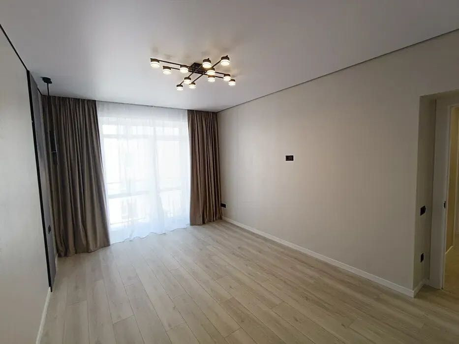 Трикімнатна з ремонтом та балконом в сучасному жк по вул. Коновальця! Іvano-Frankivsk - photo 1