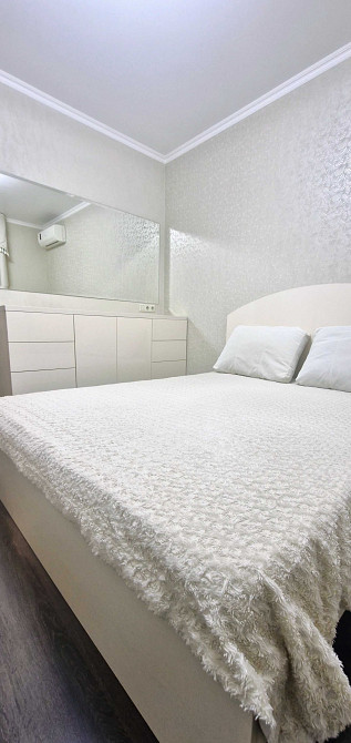 Світла та затишна 3-к квартира 75 м² Срібнокільська 14 Kyiv - photo 1