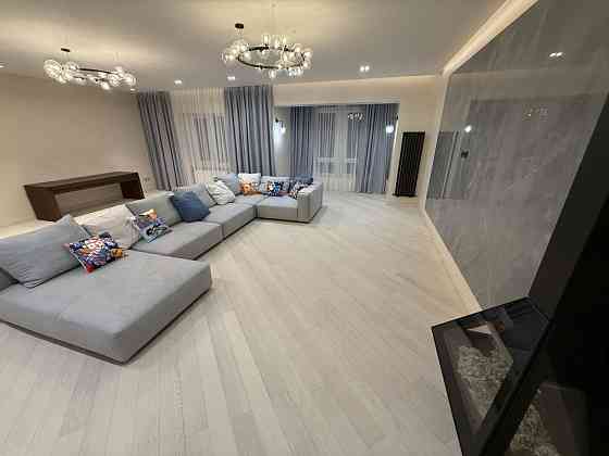 Четырехкомнатная квартира с новым ремонтом в коттедже в центре города. Mykolaiv