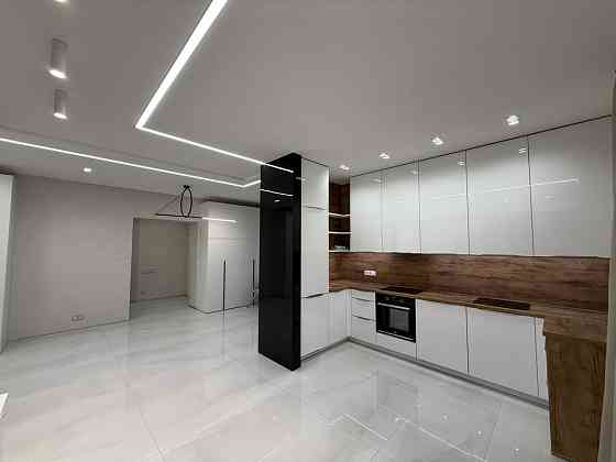 Четырехкомнатная квартира с новым ремонтом в коттедже в центре города. Mykolaiv