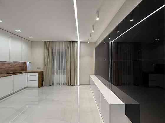 Четырехкомнатная квартира с новым ремонтом в коттедже в центре города. Mykolaiv