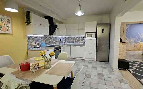 Світла та затишна 4-к квартира з якісним ремон ом Харківське шосе, 56 Kyiv