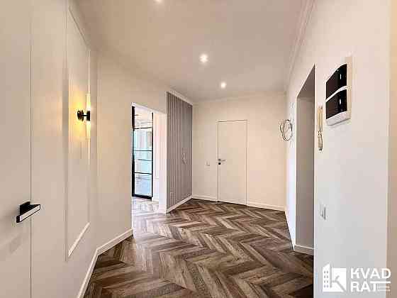 Продаж двох кімнтатної квартири у центрі із кухнею вітальнею Ремонт Іvano-Frankivsk