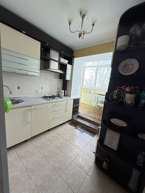 Сдам квартиру в районе 2 и 3 шоклы , долгосрочно ! Чорноморськ - зображення 1