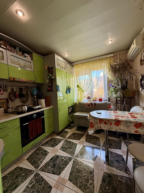 Продаж 3 кім. 10 мкрн. Лівий берег Кам`янське (Запорізька обл.) - зображення 1