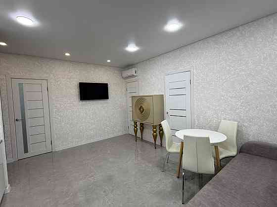 Шикарная квартира с новым ремонтом укомплектована Odesa