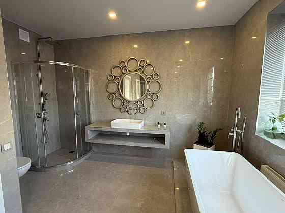 Шикарная квартира с новым ремонтом укомплектована Odesa