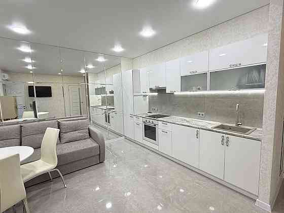 Шикарная квартира с новым ремонтом укомплектована Odesa