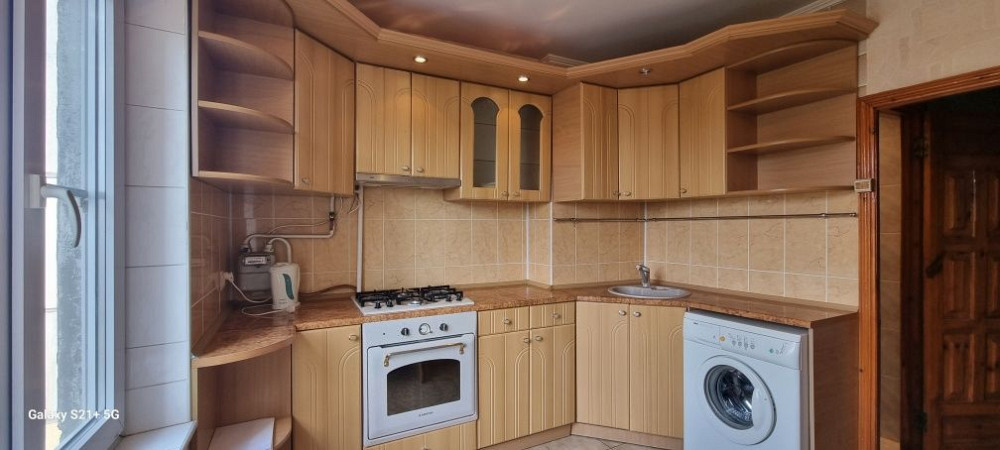 Оренда квартири на Шуменському .  Ліфт працює . Взимку тепла . Херсон - зображення 1