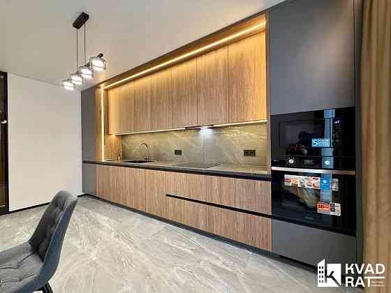 Перша здача! Велика півторачка з басейном на даху Іvano-Frankivsk