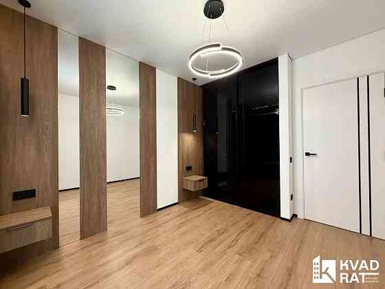 Перша здача! Велика півторачка з басейном на даху Іvano-Frankivsk