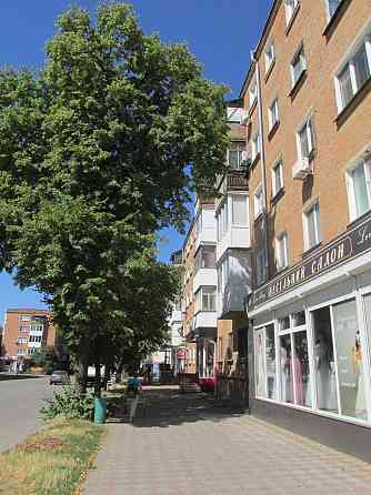 Продам 3 к. кв., р-н Центр-Центр. ринок  -зручно під магазин Олександрія (Рівненська обл.)