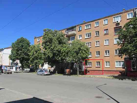 Продам 3 к. кв., р-н Центр-Центр. ринок  -зручно під магазин Олександрія (Рівненська обл.)