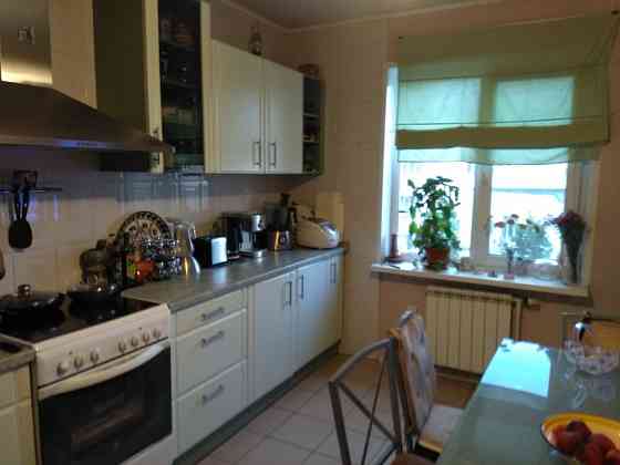 Дарніцький район, М. Поздняки, Броріса Гмирі 1-Б/6 прожаж 3х кімнатної Киев