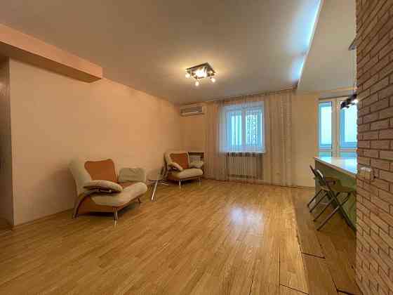 Продам простору 2 кімнатну квартиру низ Робочої Днепр