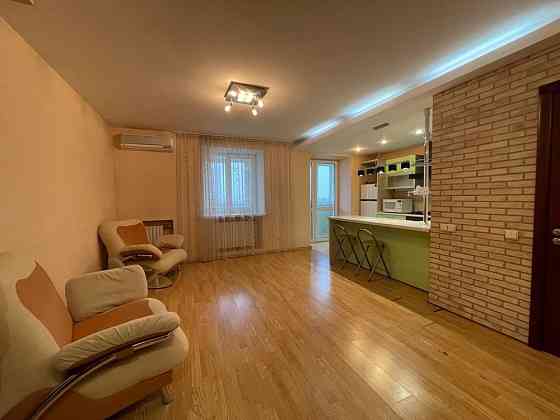 Продам простору 2 кімнатну квартиру низ Робочої Днепр