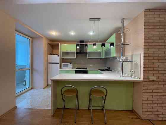 Продам простору 2 кімнатну квартиру низ Робочої Днепр