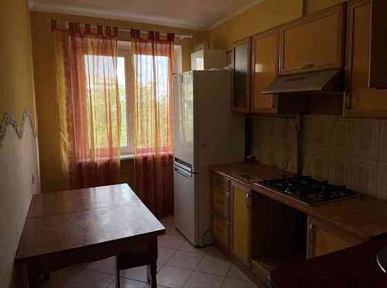 Продається 3-кімнатна квартира по вул. 8 Березня. Ужгород