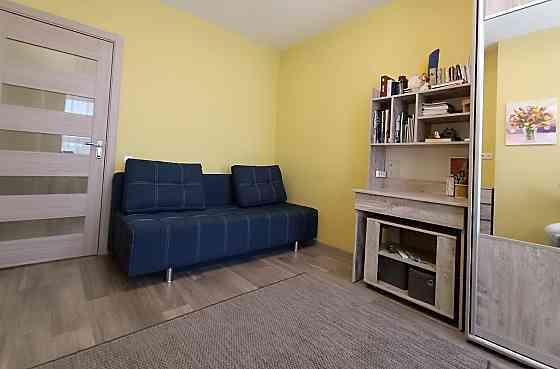 Здам в оренду 3-кімнатну квартиру ТЕРМІНОВО Кам`янське (Запорізька обл.)