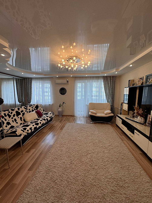 Продается 2 -х комн.квартира Бородинский мкрн 68 кв.м. Запорожье - изображение 1