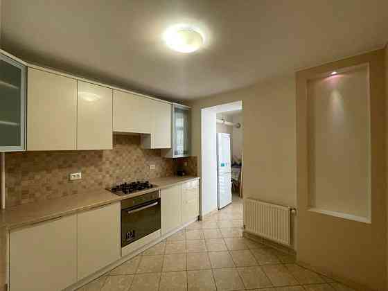 Акуратна 2-кімнатна в якісному будинку !вул.Молодіжна Івано-Франківськ